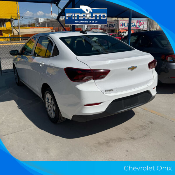 Chevrolet Onix - Imagen 5