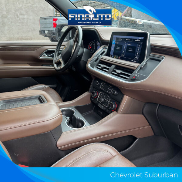 Chevrolet Suburban - Imagen 11