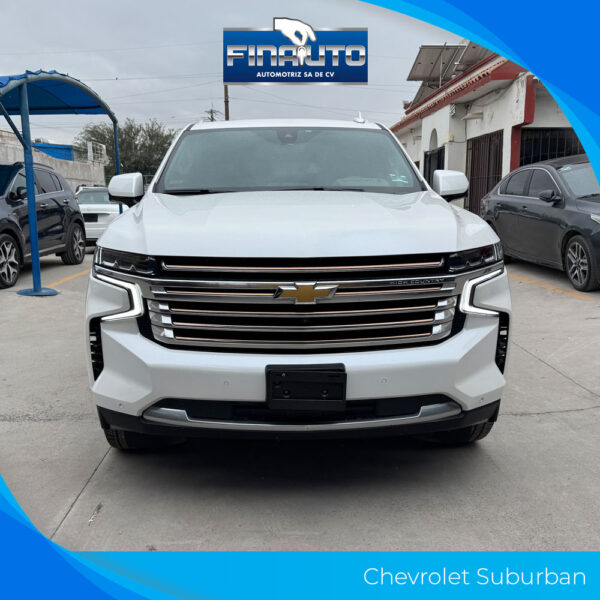 Chevrolet Suburban - Imagen 12